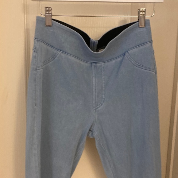 Light Blue Cropped Jeggings - Picture 3 of 8